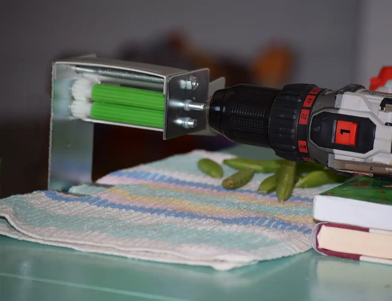 Manual Pea Sheller image 3